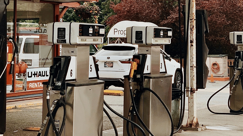 Save fuel with EQSTRA fuel cards